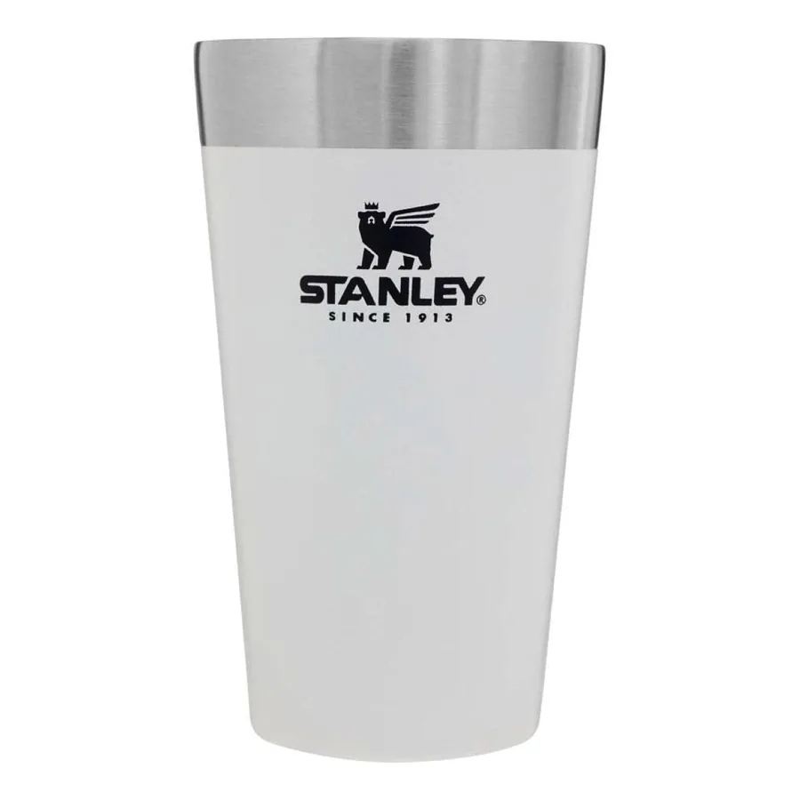 Detalhe do acabamento Polar do copo Stanley
