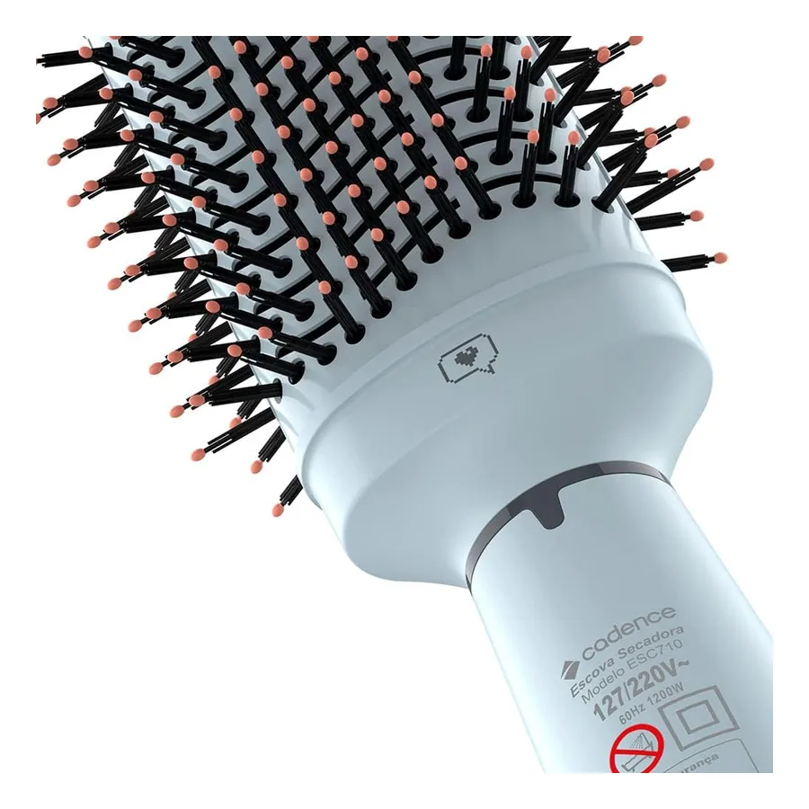 Detalhe das cerdas duplas Cadence ESC 710