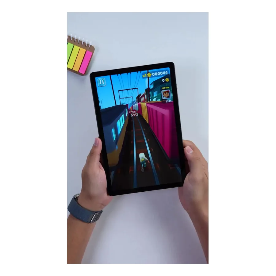 Galaxy Tab A9+ lado esquerdo com conector
